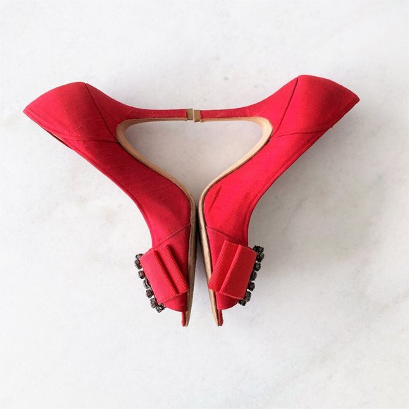 Carolina Herrera red pumps / high heel shoes, peep toe, jewelled buckles, ribbon - Picture 5 of 11